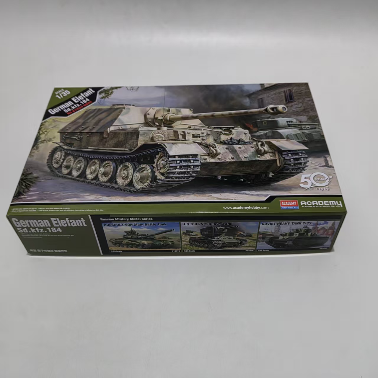 Model Kit Academy - AC13537 ACADEMY 1/35 Elefant Sd.kfz.184 ชุดประกอบรถถัง
